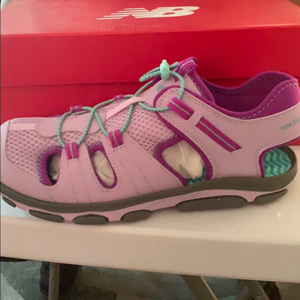 New balance - Picture 2 of 3